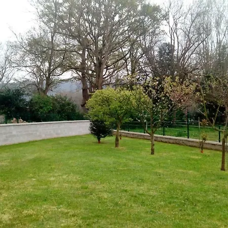 Casa Individual Barrio Escuelas * Hazas de Cesto