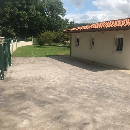 Casa Individual Barrio Escuelas * Hazas de Cesto